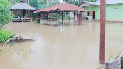 Rumah Warga Terendam Banjir, Camat Malaka Barat Karena Tanggul Belum Diperbaiki